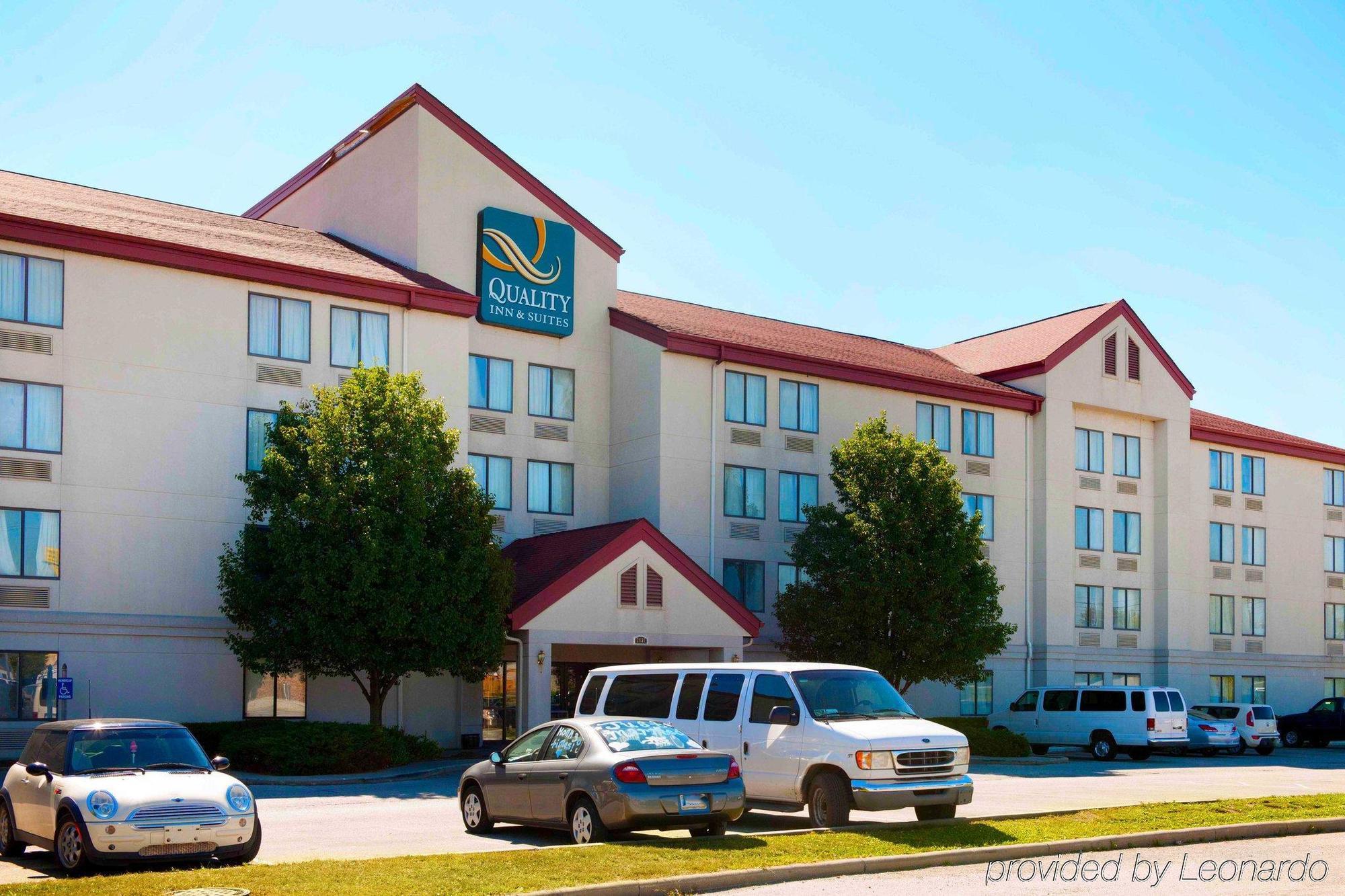 Red Roof Inn & Suites Indianapolis Airport Exterior photo